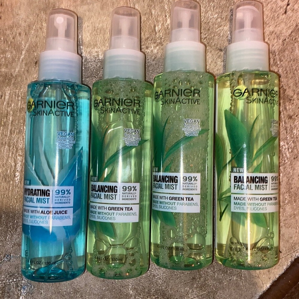 Lot of 3 Garnier balancing facial mist and 1 hydrating mist